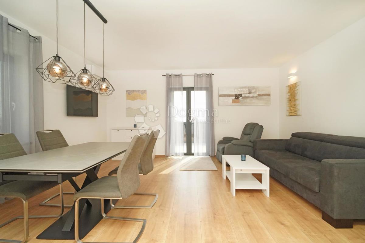 Hiša Deklići, Kaštelir-Labinci, 180m2