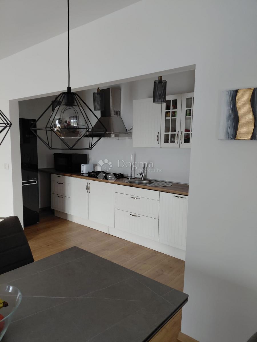 Hiša Deklići, Kaštelir-Labinci, 180m2