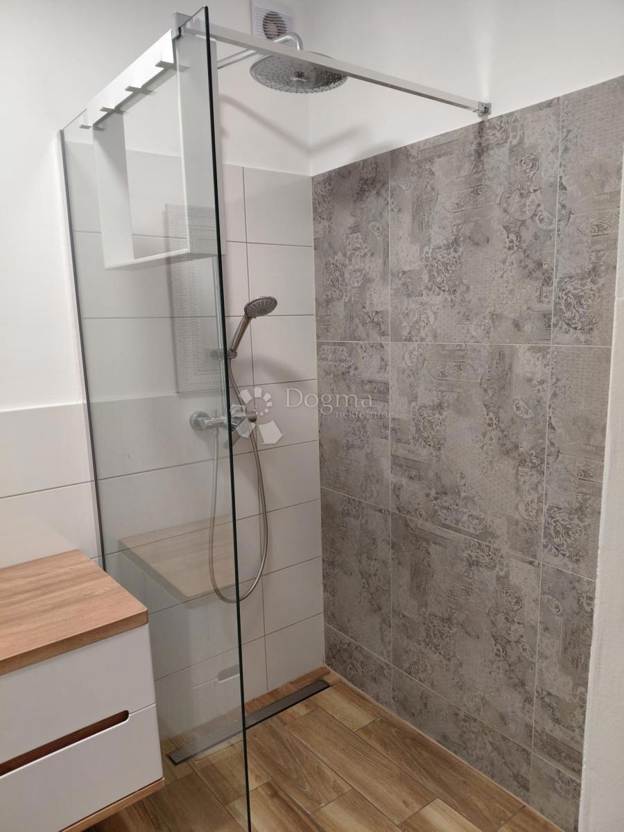 Hiša Deklići, Kaštelir-Labinci, 180m2