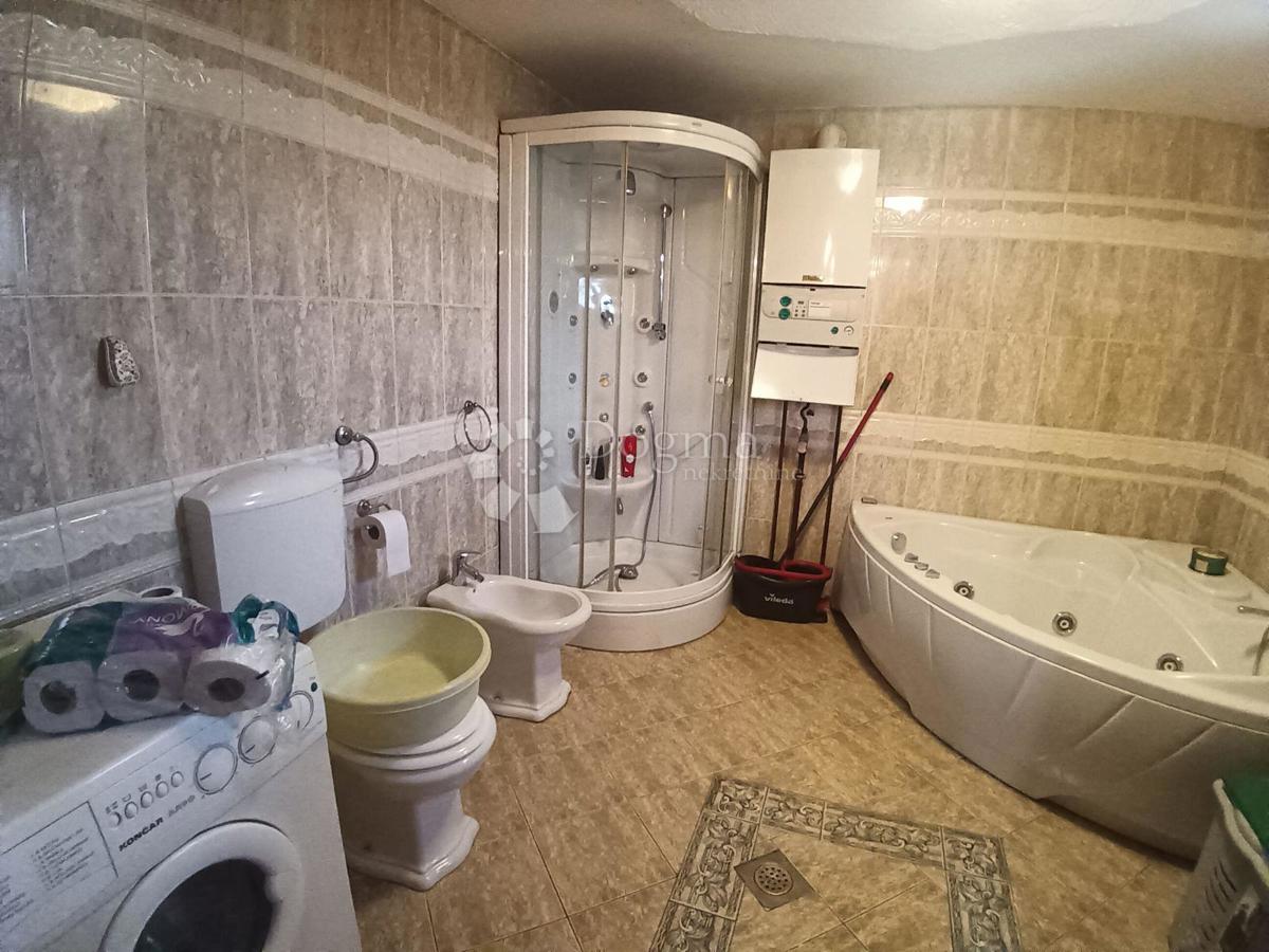 Hiša Tenja, Osijek - Okolica, 150m2