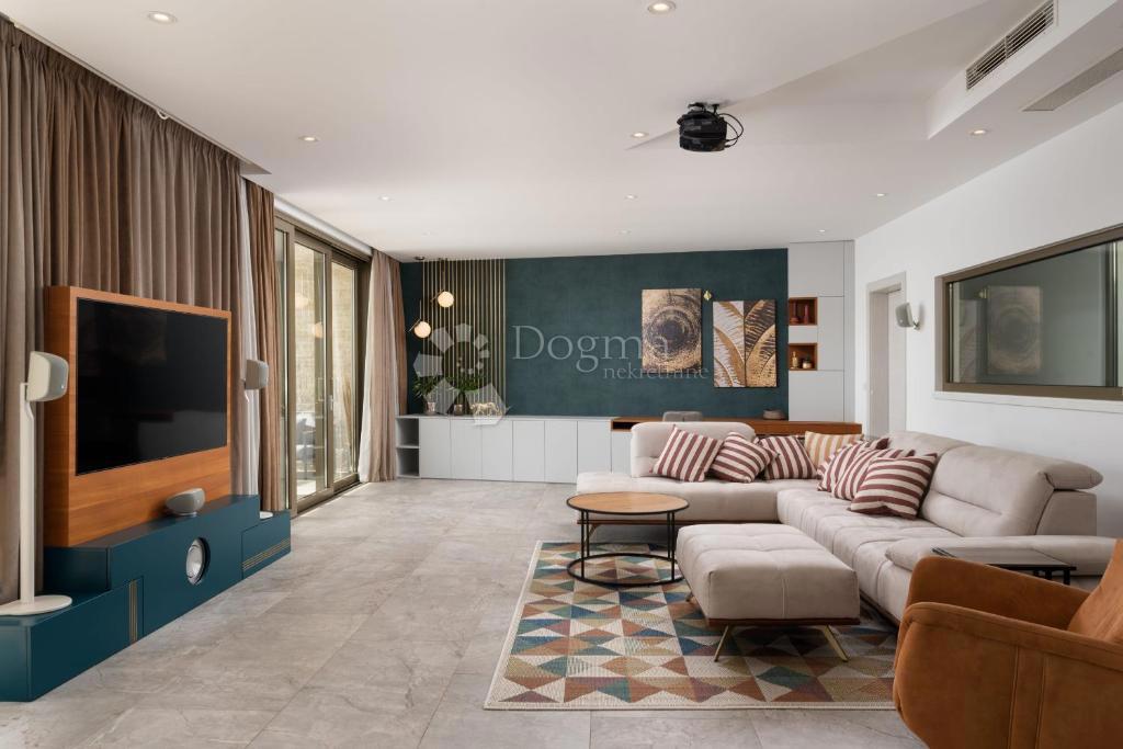 Hiša Smoković, Zemunik Donji, 350m2