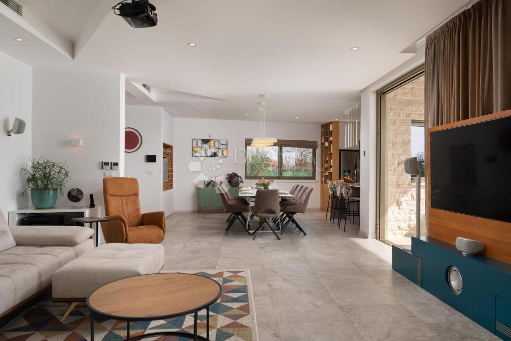 Hiša Smoković, Zemunik Donji, 350m2