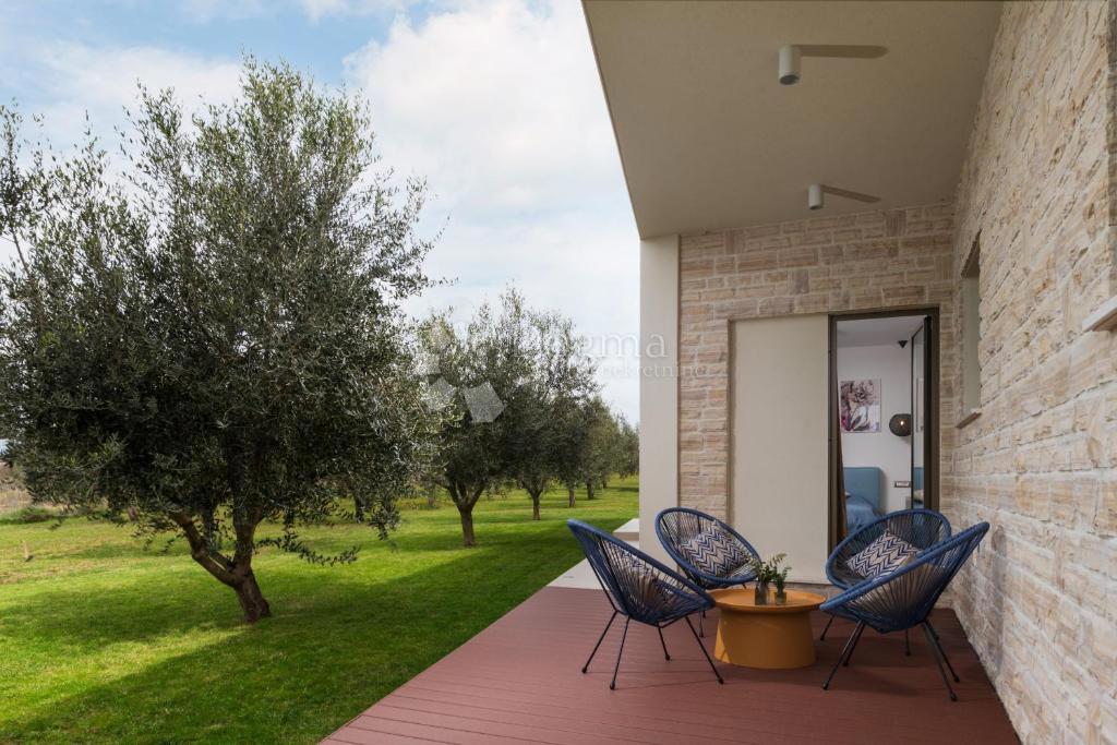 Hiša Smoković, Zemunik Donji, 350m2