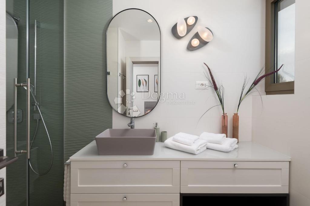 Hiša Smoković, Zemunik Donji, 350m2