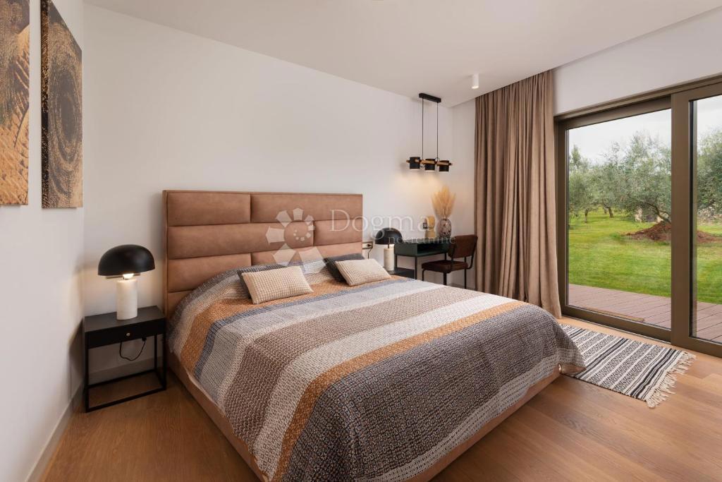 Hiša Smoković, Zemunik Donji, 350m2