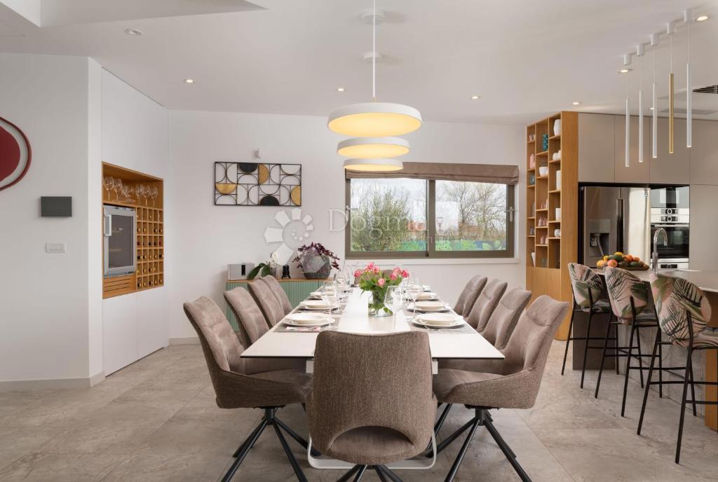 Hiša Smoković, Zemunik Donji, 350m2