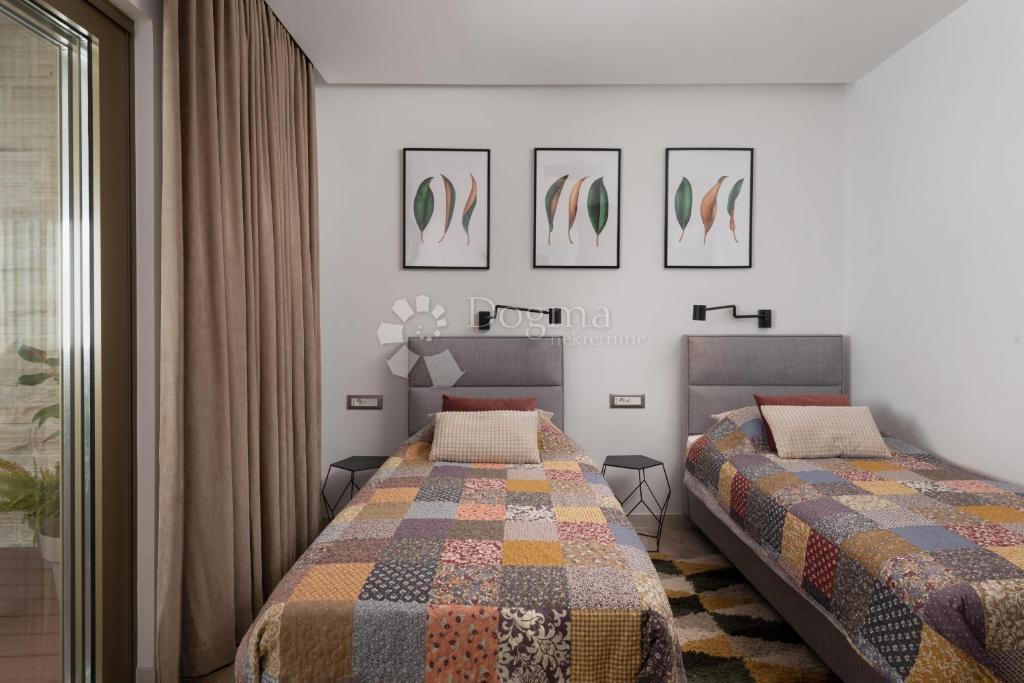 Hiša Smoković, Zemunik Donji, 350m2