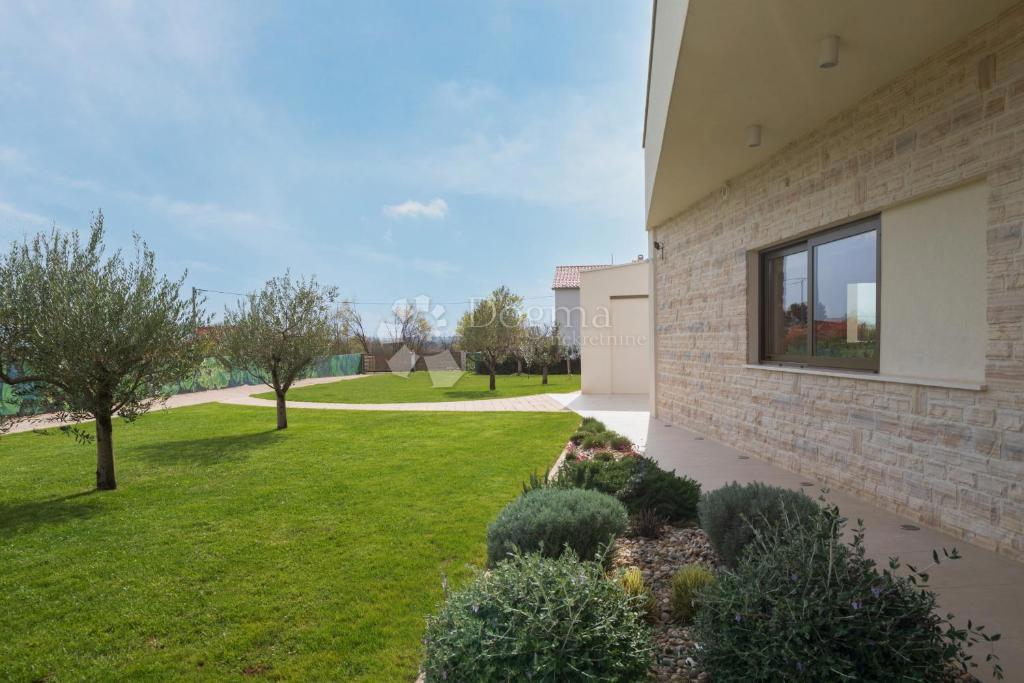 Hiša Smoković, Zemunik Donji, 350m2