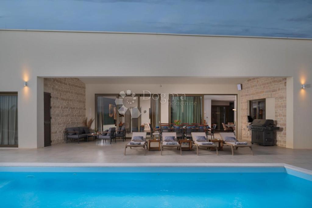 Hiša Smoković, Zemunik Donji, 350m2