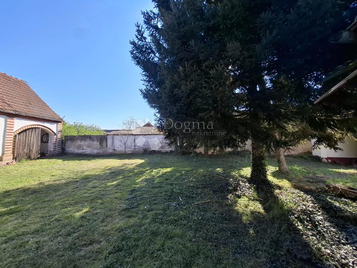 Hiša Stari Mikanovci, 848m2