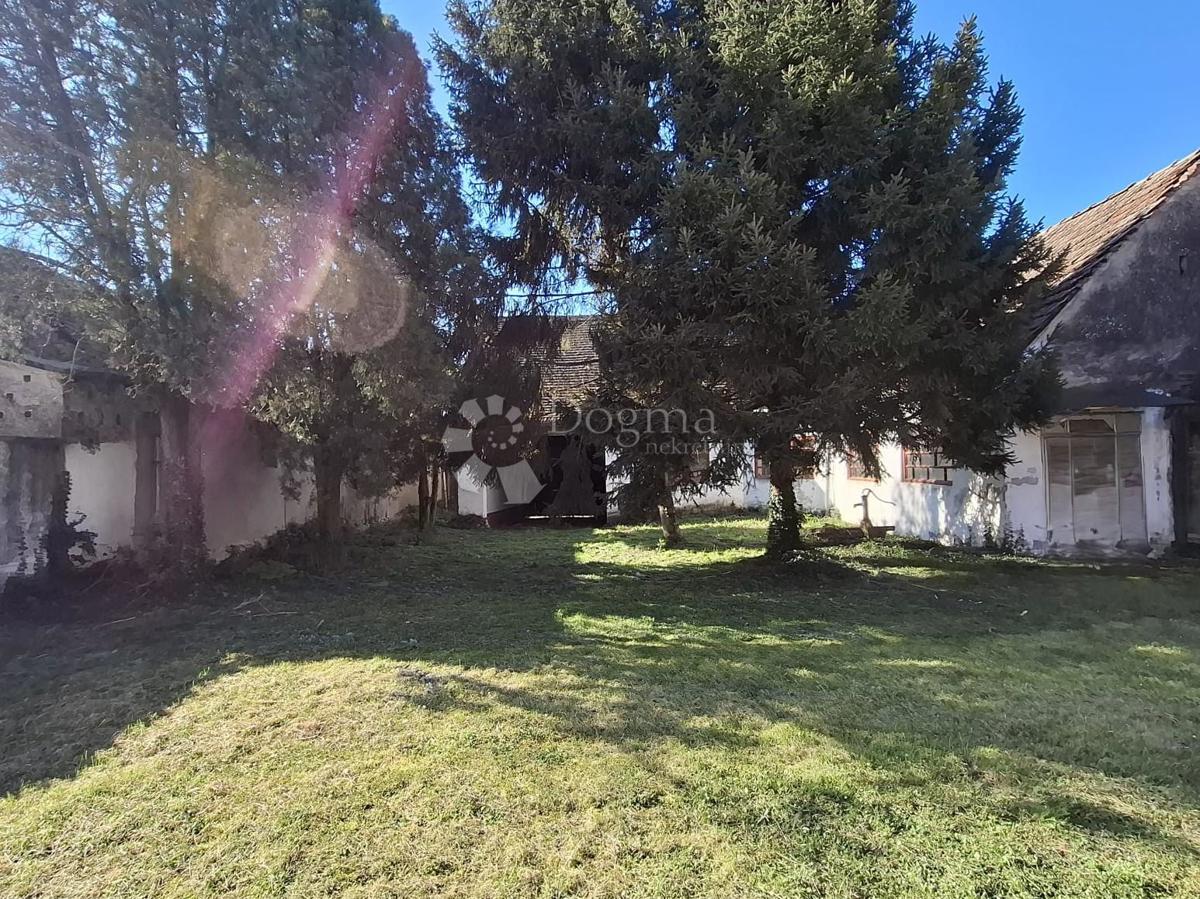 Hiša Stari Mikanovci, 848m2