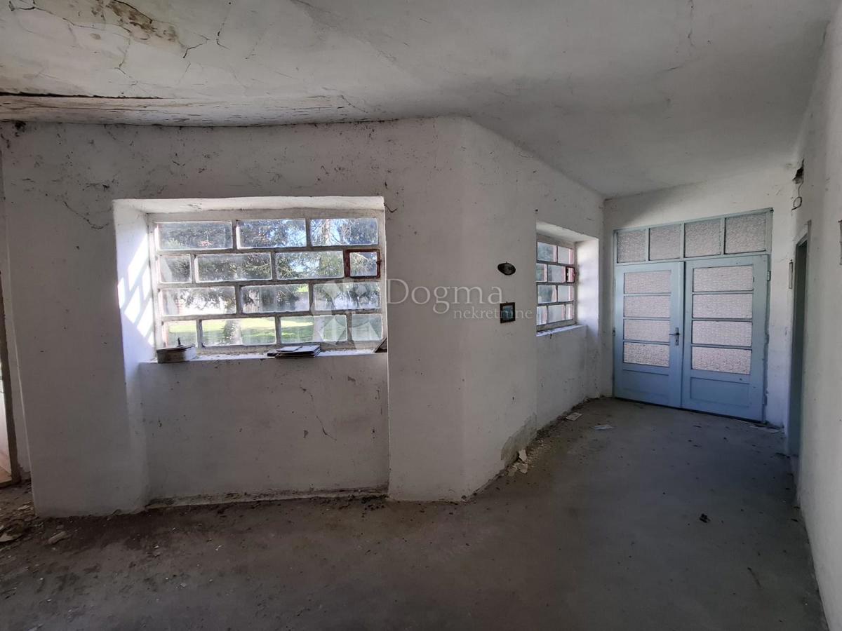 Hiša Stari Mikanovci, 848m2