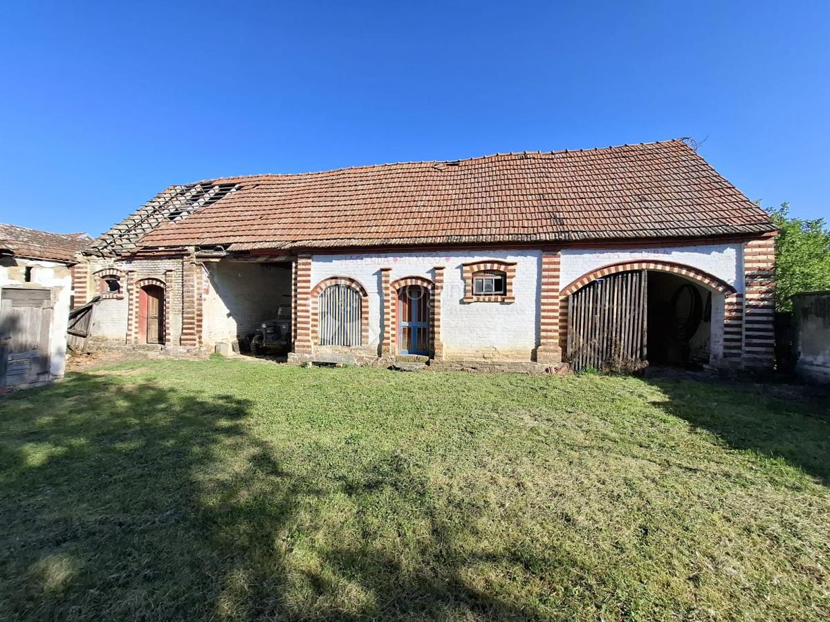 Hiša Stari Mikanovci, 848m2