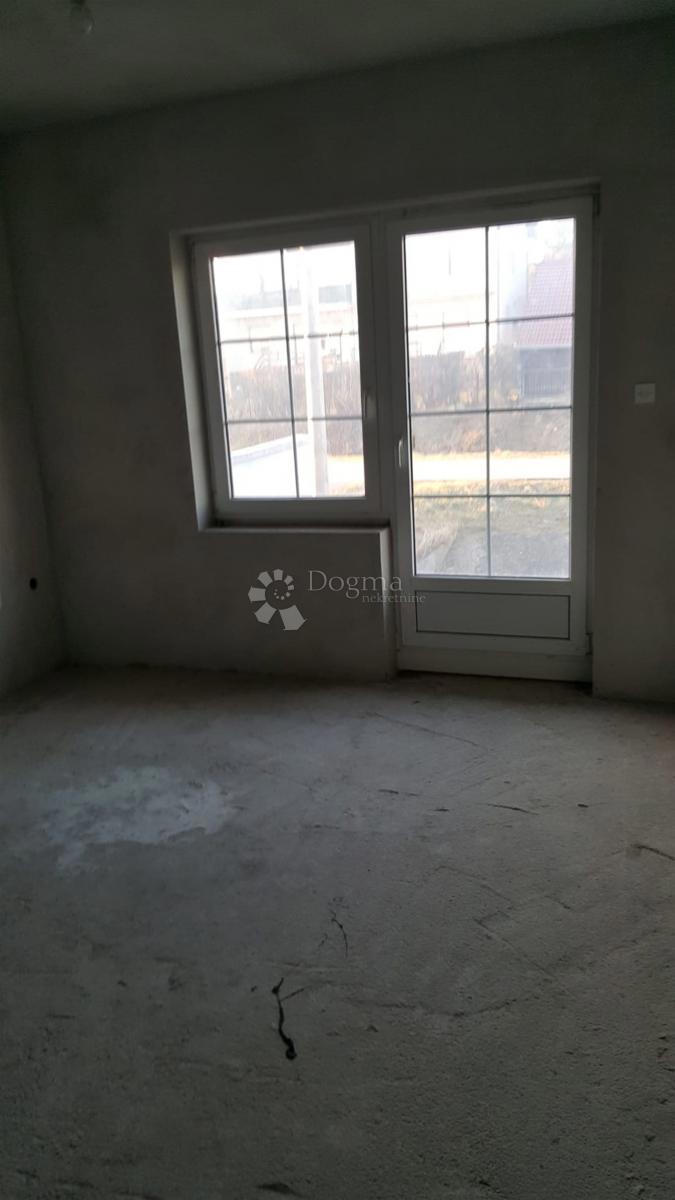 Hiša Podvinje, Slavonski Brod, 720m2