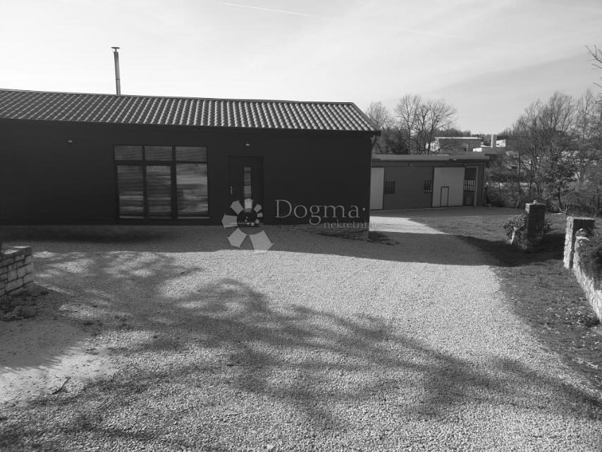 Hiša Lovrin, Pazin - Okolica, 180m2