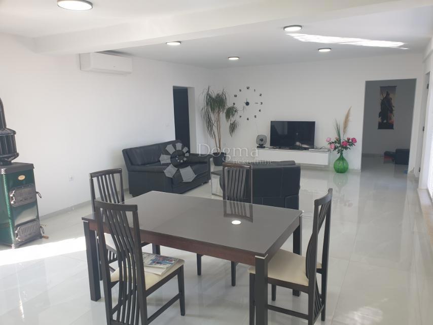 Hiša Lovrin, Pazin - Okolica, 180m2