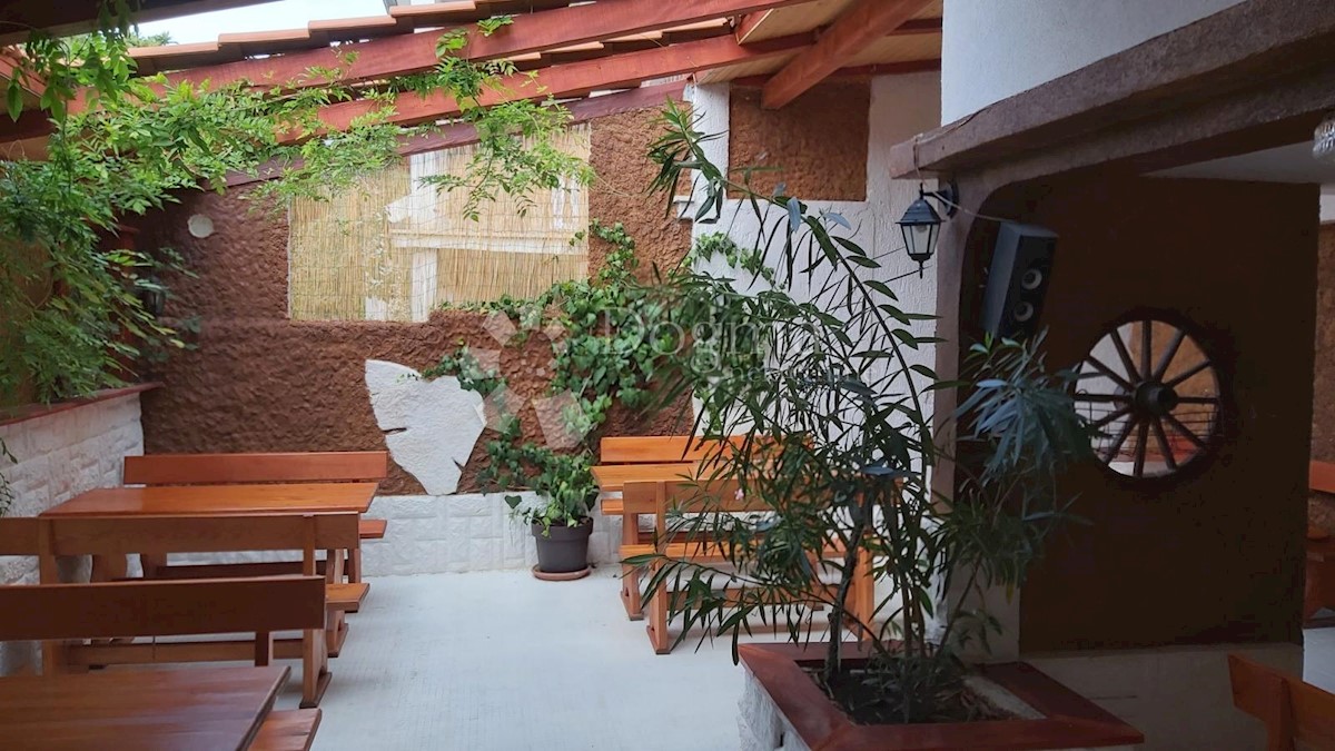 Hiša Rovinj, 1.200m2