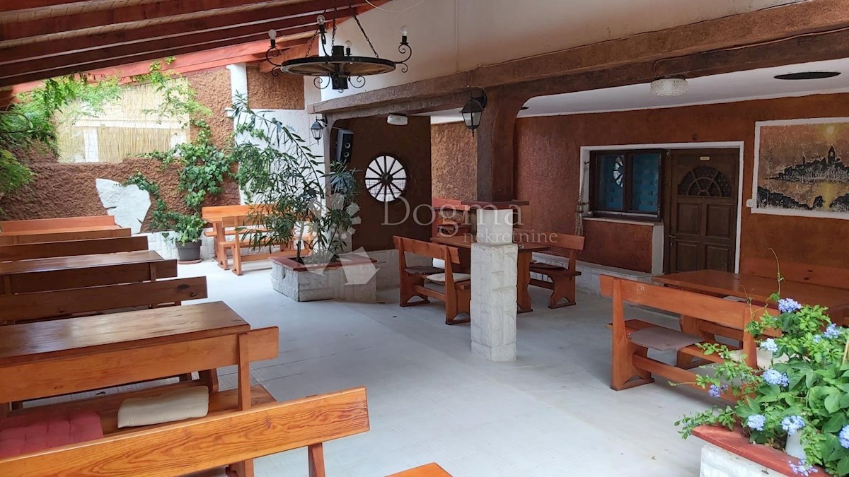 Hiša Rovinj, 1.200m2