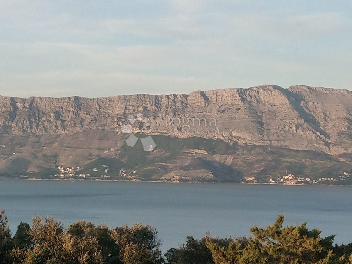 Zemljišče Pučišća, 6.300m2