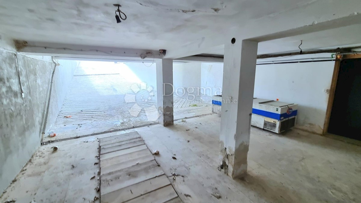 Hiša Funtana, 650m2