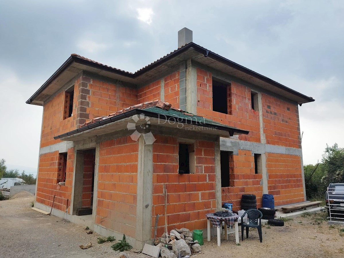 Hiša Vrbnik, 240m2