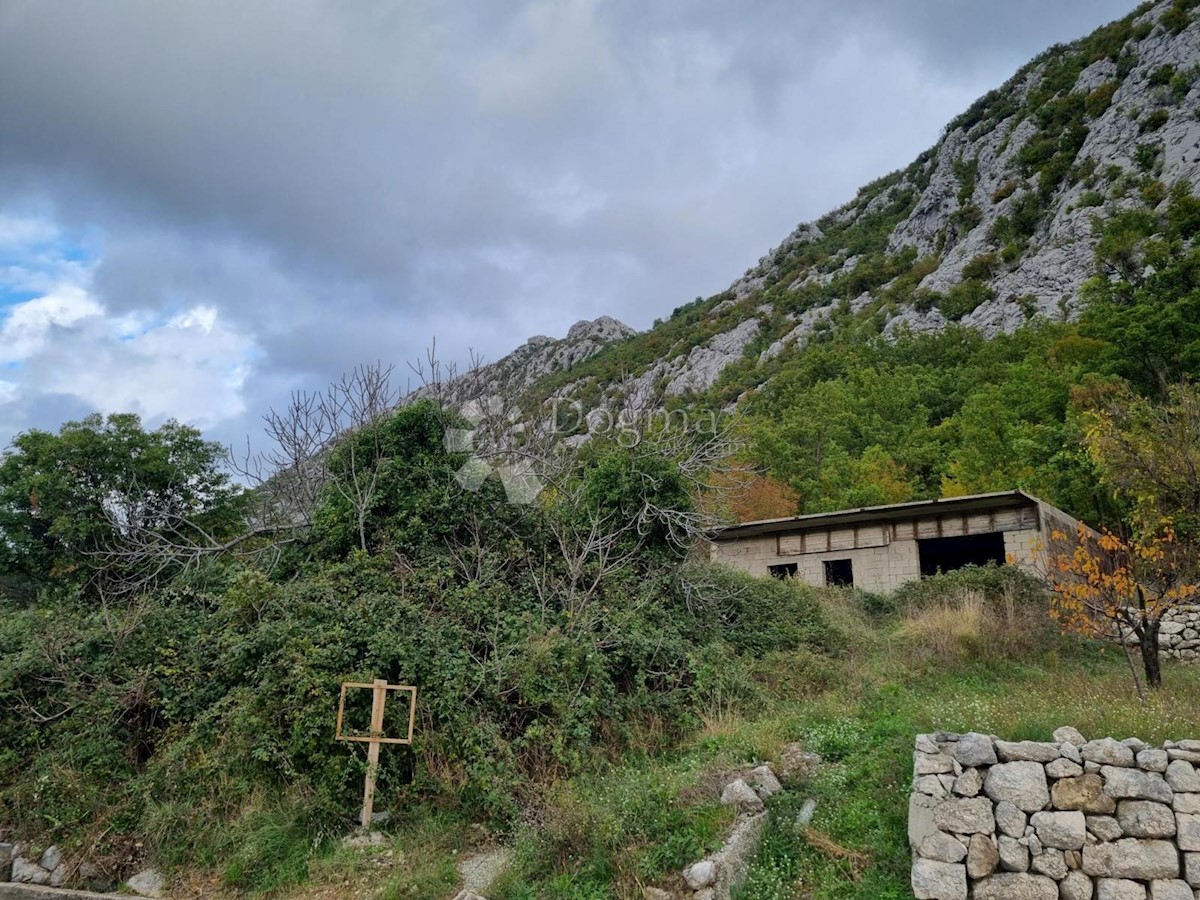 Hiša Zvečanje, Omiš, 100m2