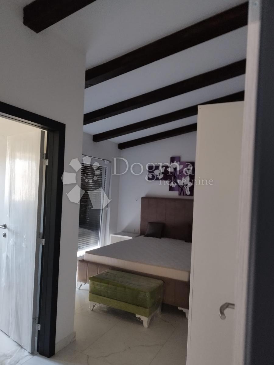 Hiša Rovinjsko Selo, Rovinj, 450m2