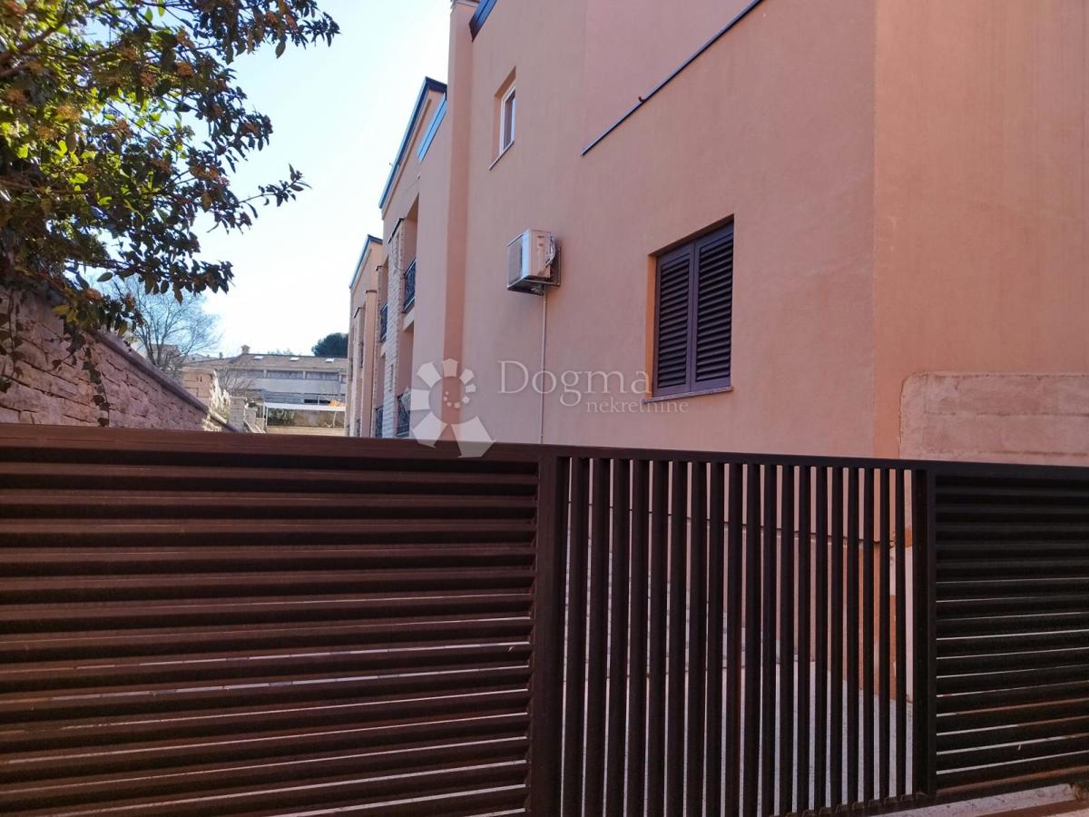 Hiša Rovinjsko Selo, Rovinj, 450m2