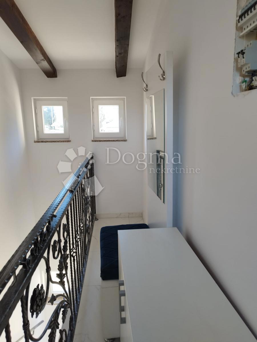 Hiša Rovinjsko Selo, Rovinj, 450m2