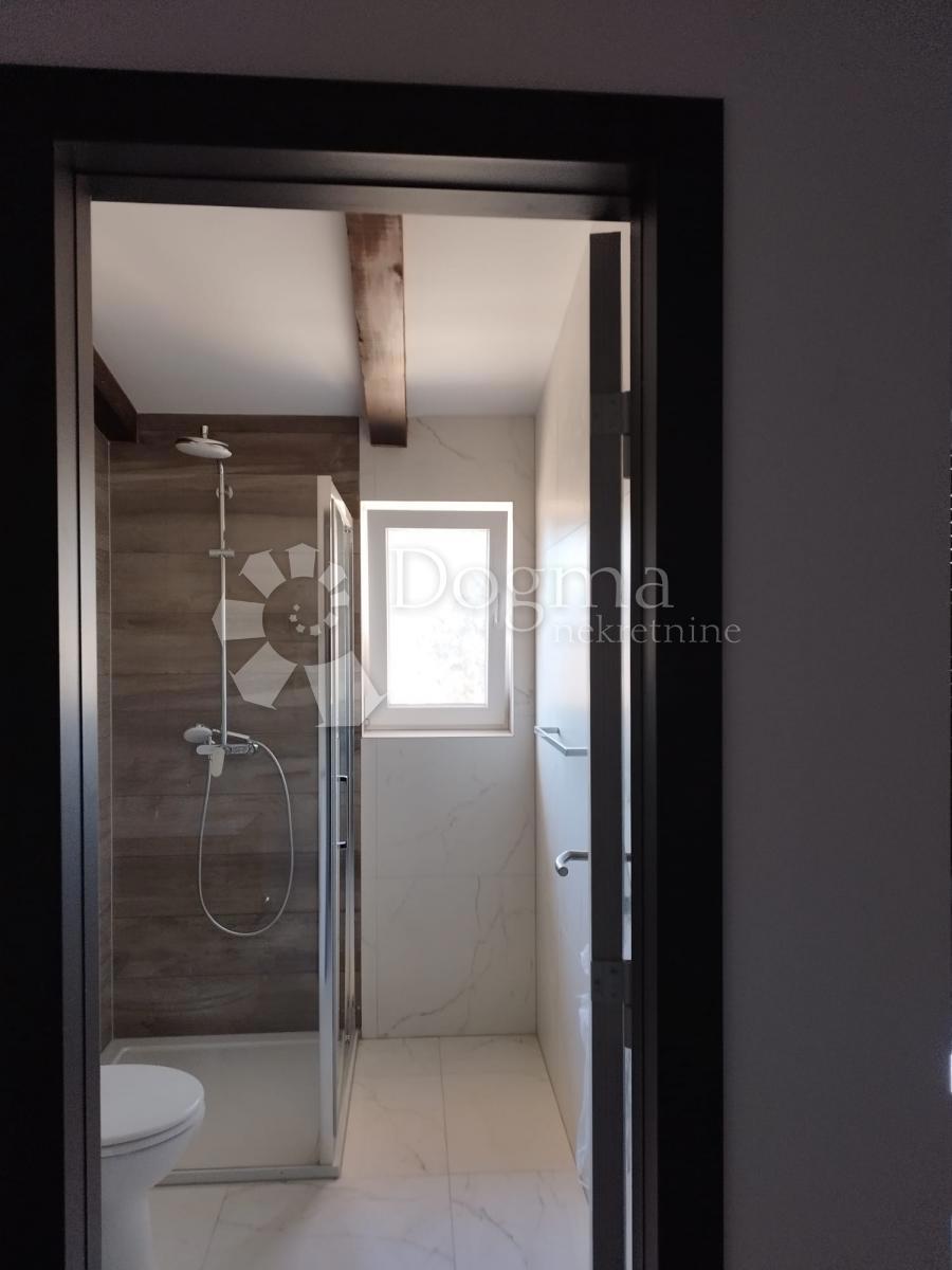 Hiša Rovinjsko Selo, Rovinj, 450m2