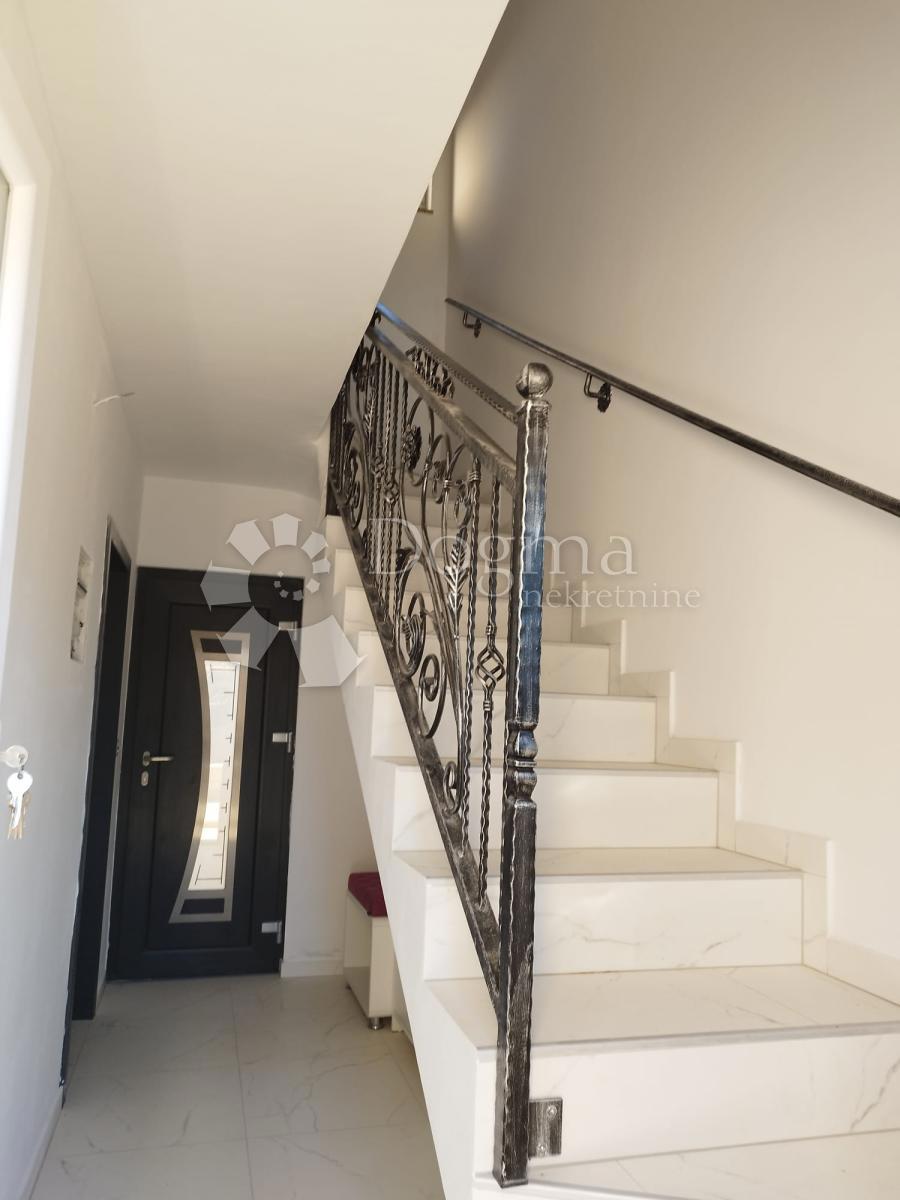 Hiša Rovinjsko Selo, Rovinj, 450m2