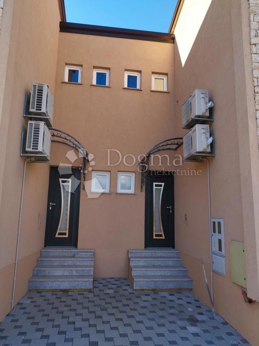 Hiša Rovinjsko Selo, Rovinj, 450m2