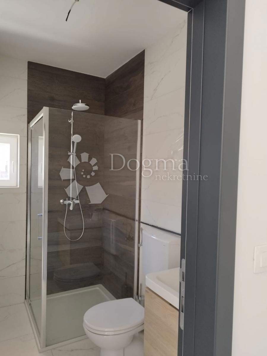 Hiša Rovinjsko Selo, Rovinj, 450m2