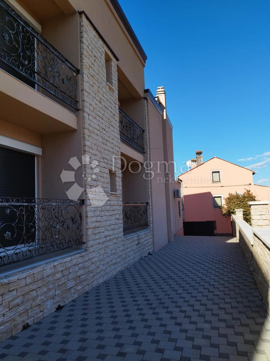 Hiša Rovinjsko Selo, Rovinj, 450m2