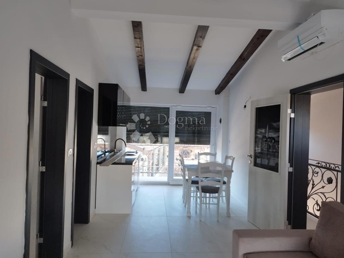 Hiša Rovinjsko Selo, Rovinj, 450m2