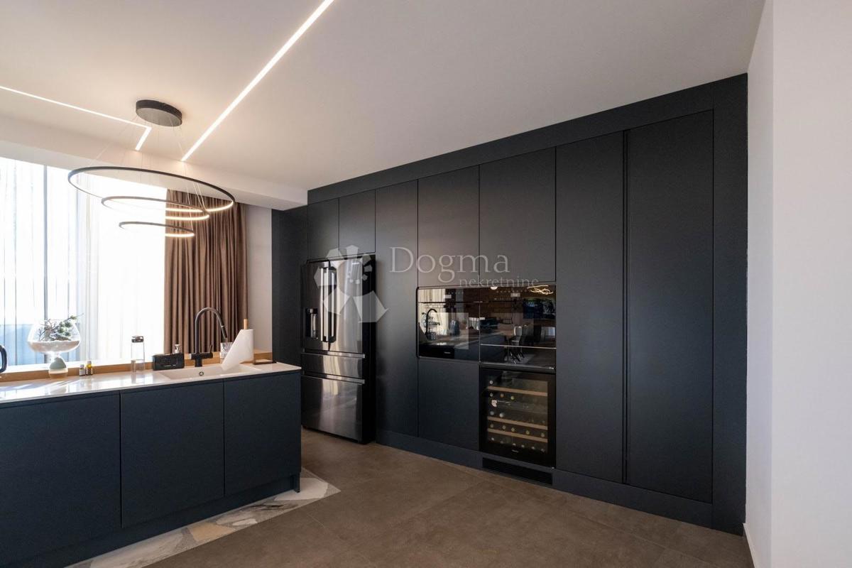 Stanovanje Volosko, Opatija, 227,50m2