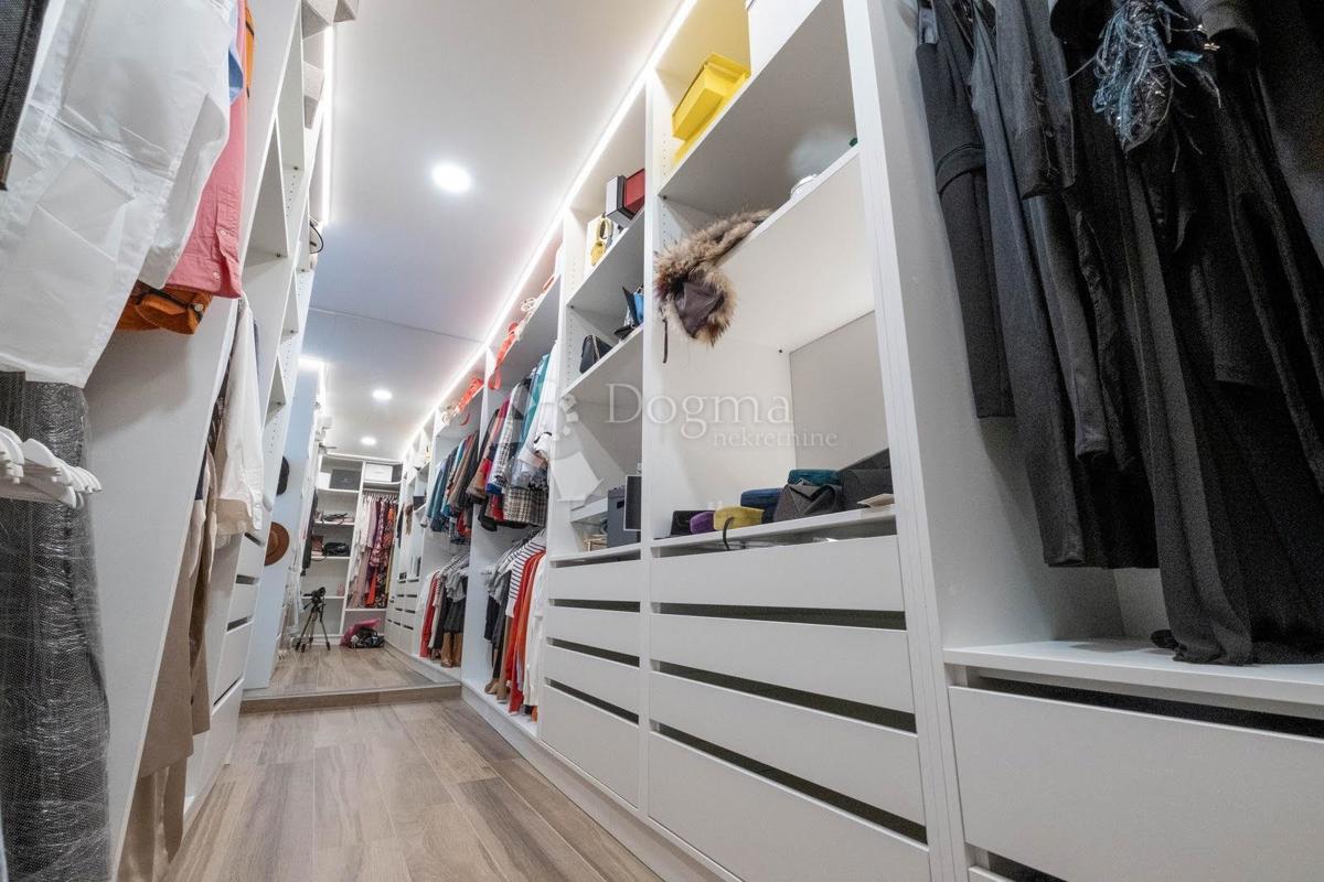 Stanovanje Volosko, Opatija, 227,50m2