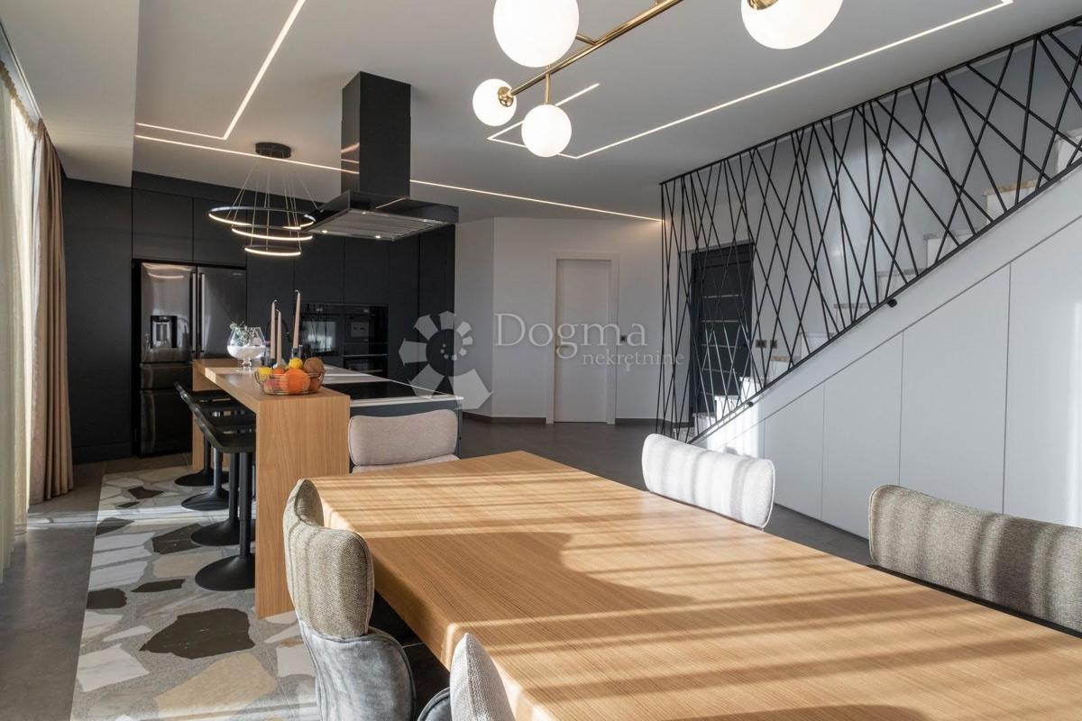 Stanovanje Volosko, Opatija, 227,50m2