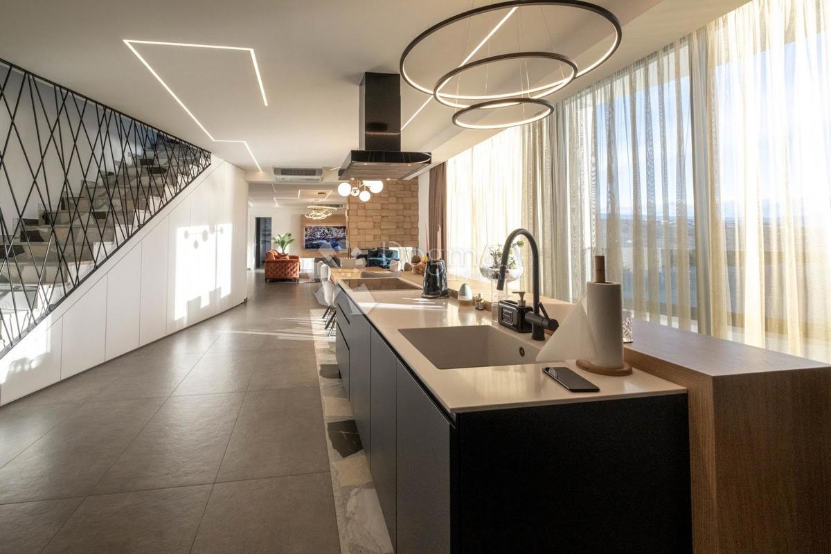 Stanovanje Volosko, Opatija, 227,50m2