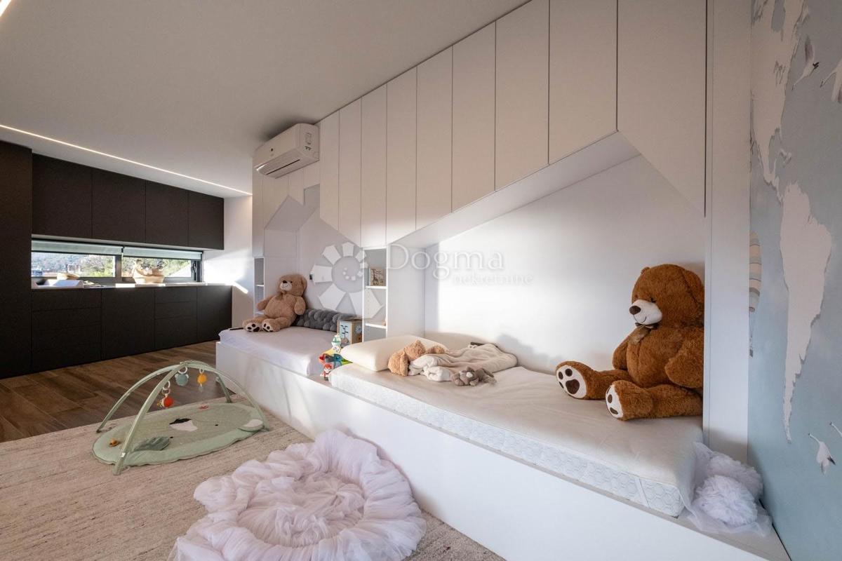 Stanovanje Volosko, Opatija, 227,50m2