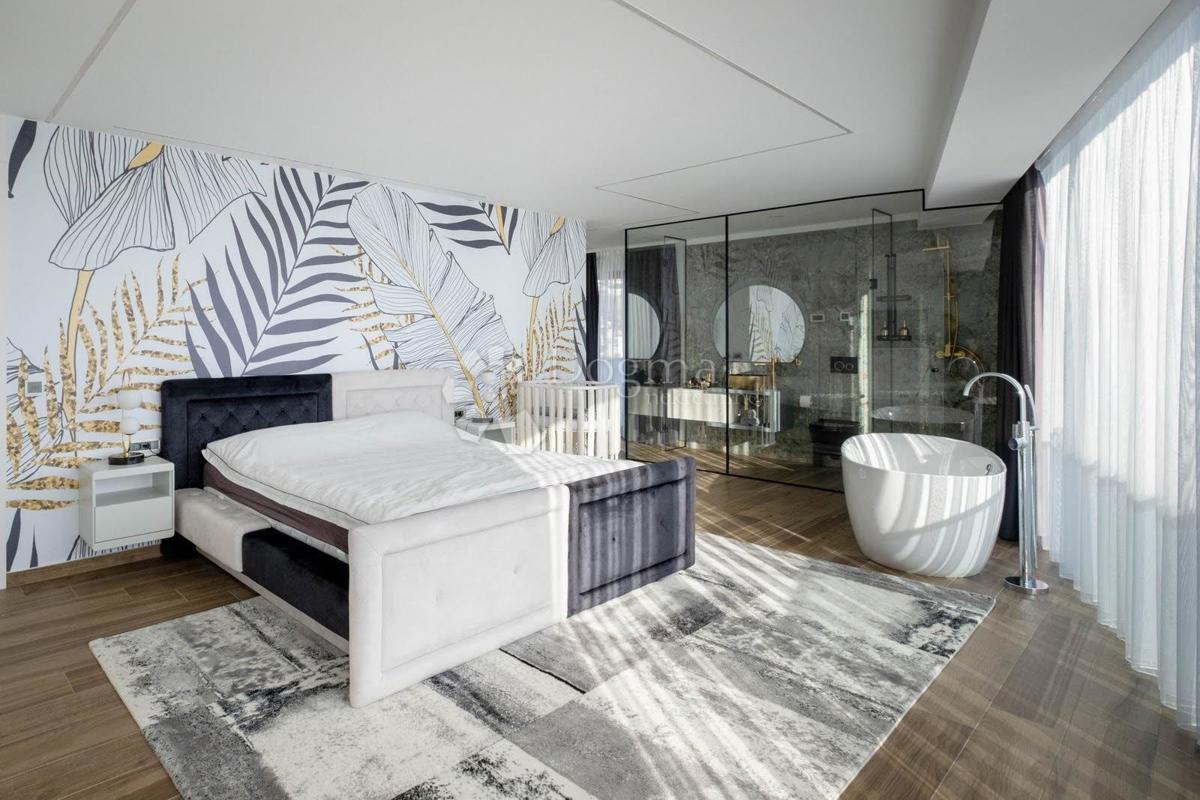 Stanovanje Volosko, Opatija, 227,50m2