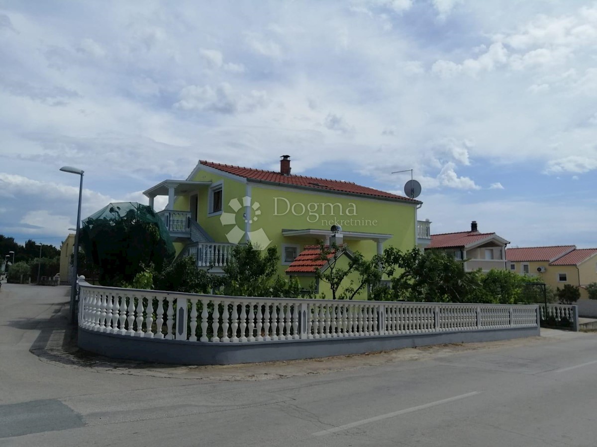 Hiša Vodice, 300m2