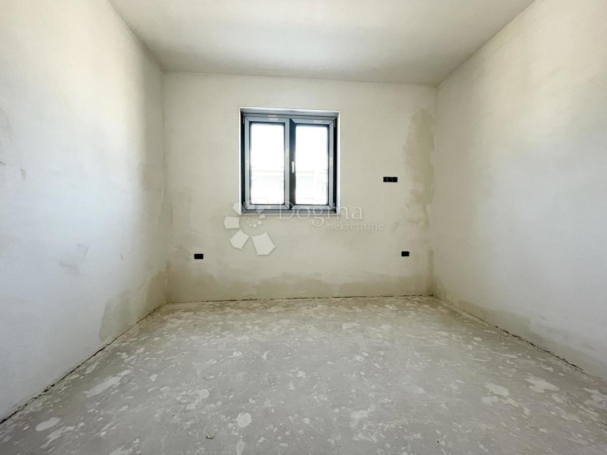 Čudovito dvosobno stanovanje z dvoriščem, Umag