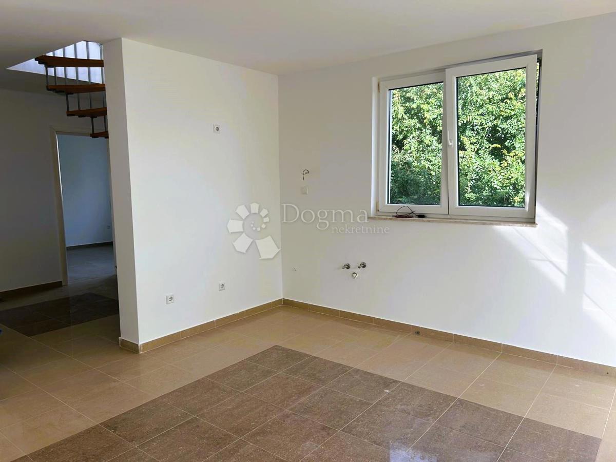 Stanovanje Mundanije, Rab, 75m2