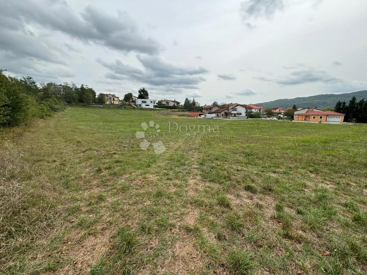 Zemljišče Buzet, 1.035m2