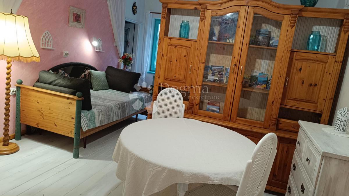 Stanovanje Malinska, Malinska-Dubašnica, 158m2