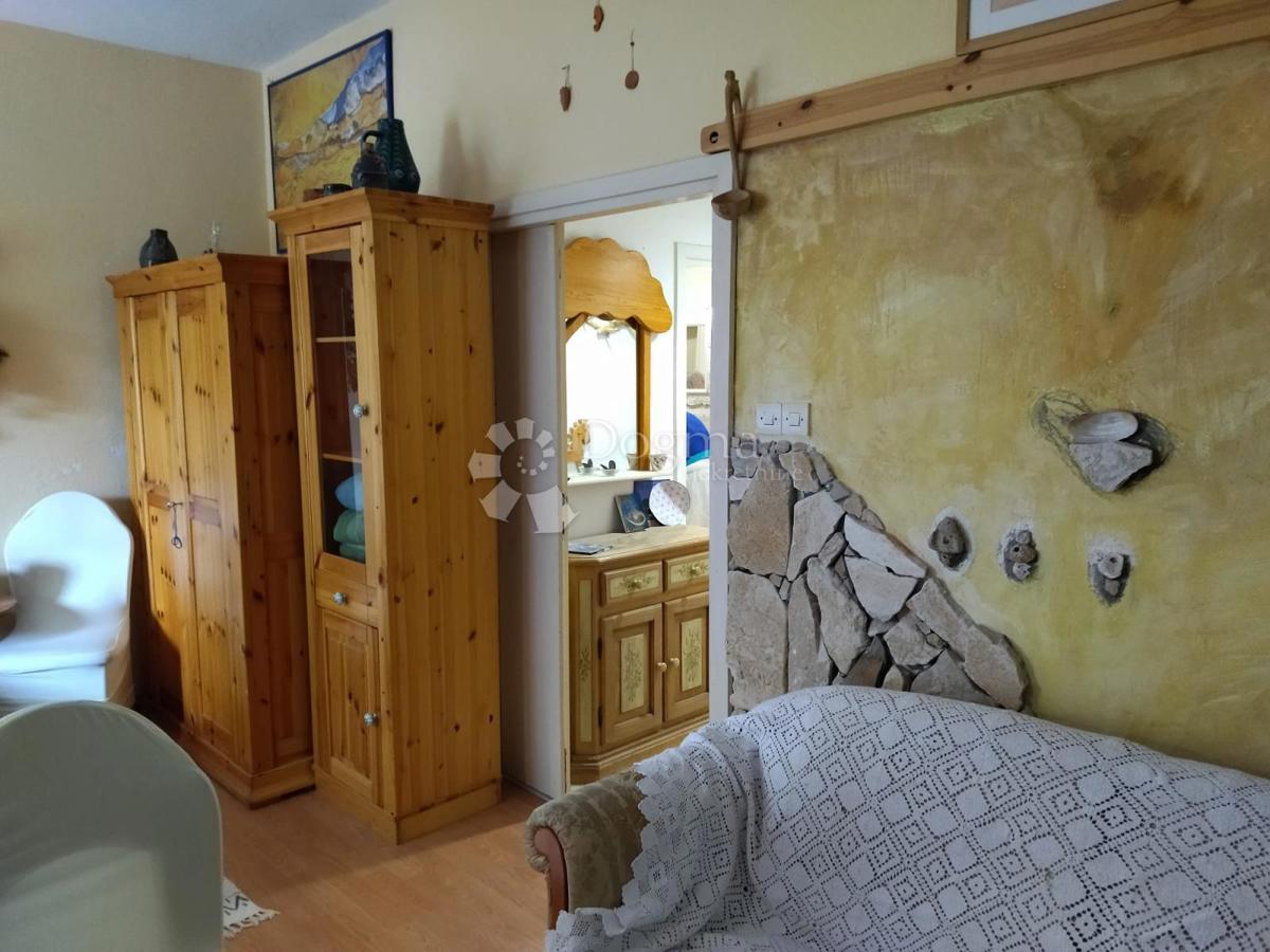 Stanovanje Malinska, Malinska-Dubašnica, 158m2