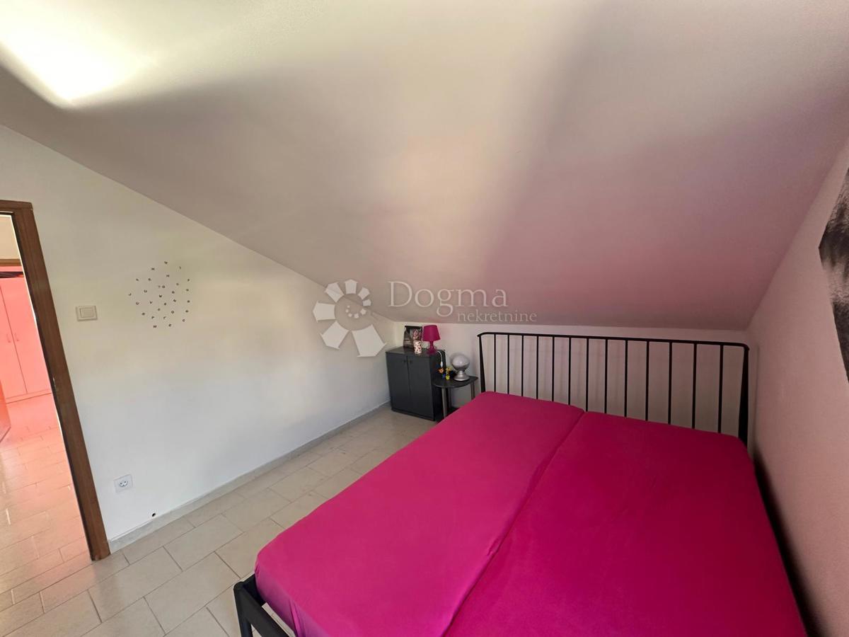Apartma Karlobag, 75m2
