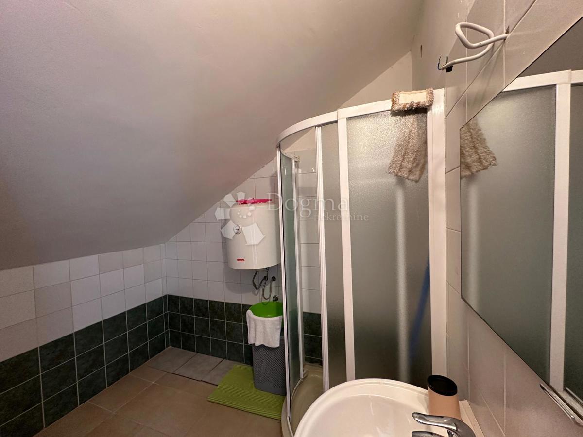 Apartma Karlobag, 75m2
