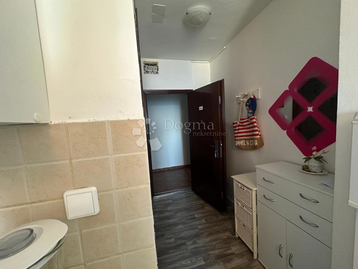 Apartma Karlobag, 75m2